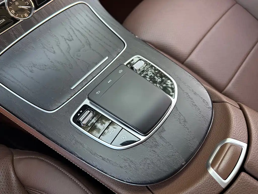 Mercedes-Benz E-Class — миниатюра 18