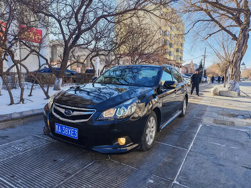 Subaru Legacy 2.0i Luxury Edition, фото 3