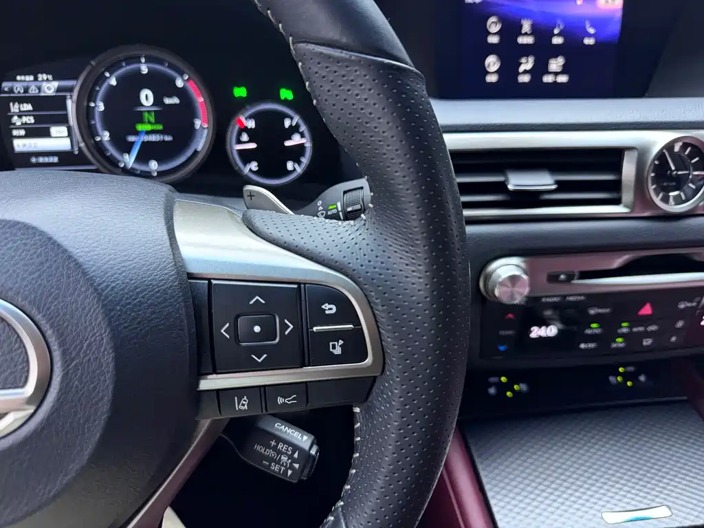 Lexus GS — миниатюра 28