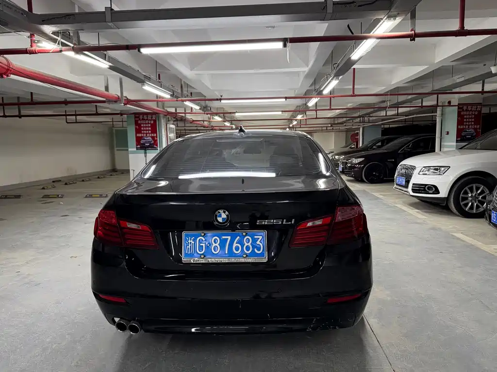 BMW 5 Series — миниатюра 11