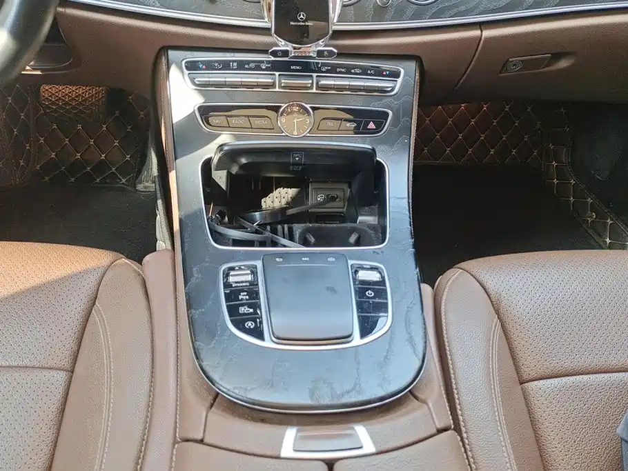 Mercedes-Benz E-Class — миниатюра 16