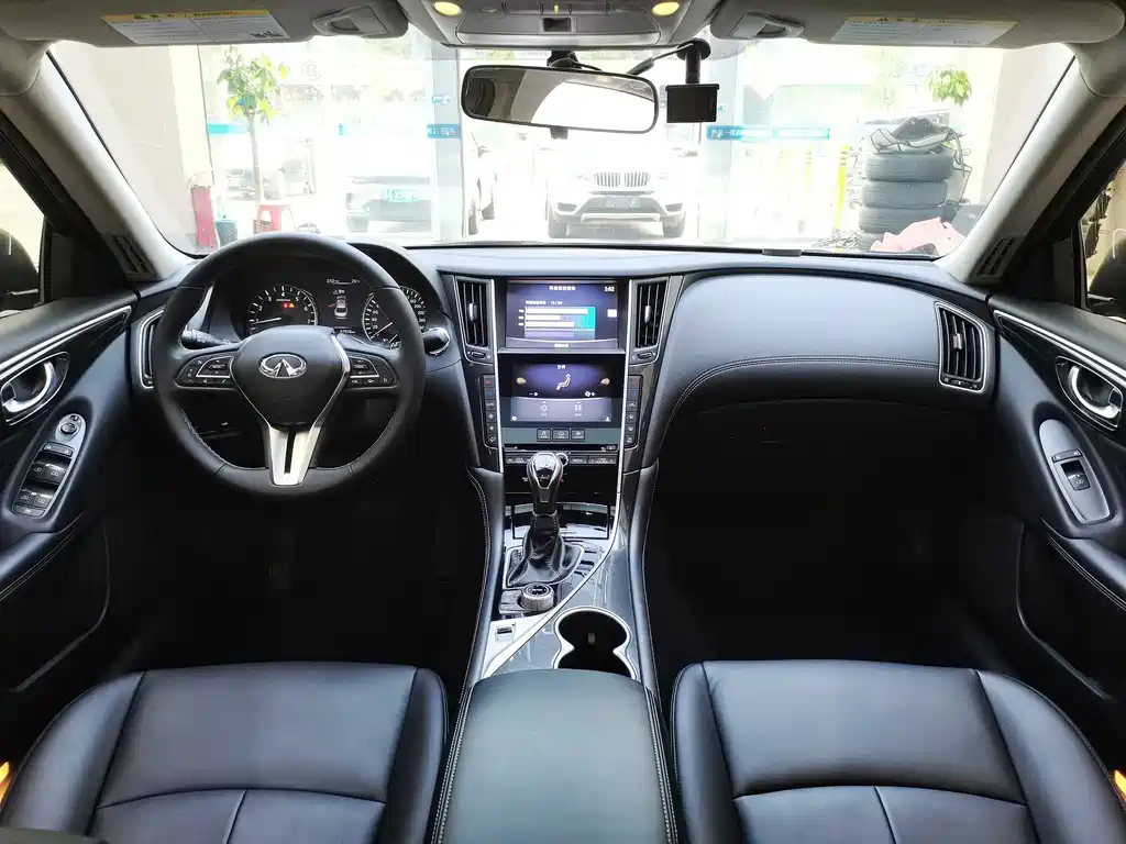 Infiniti Q50L — миниатюра 8