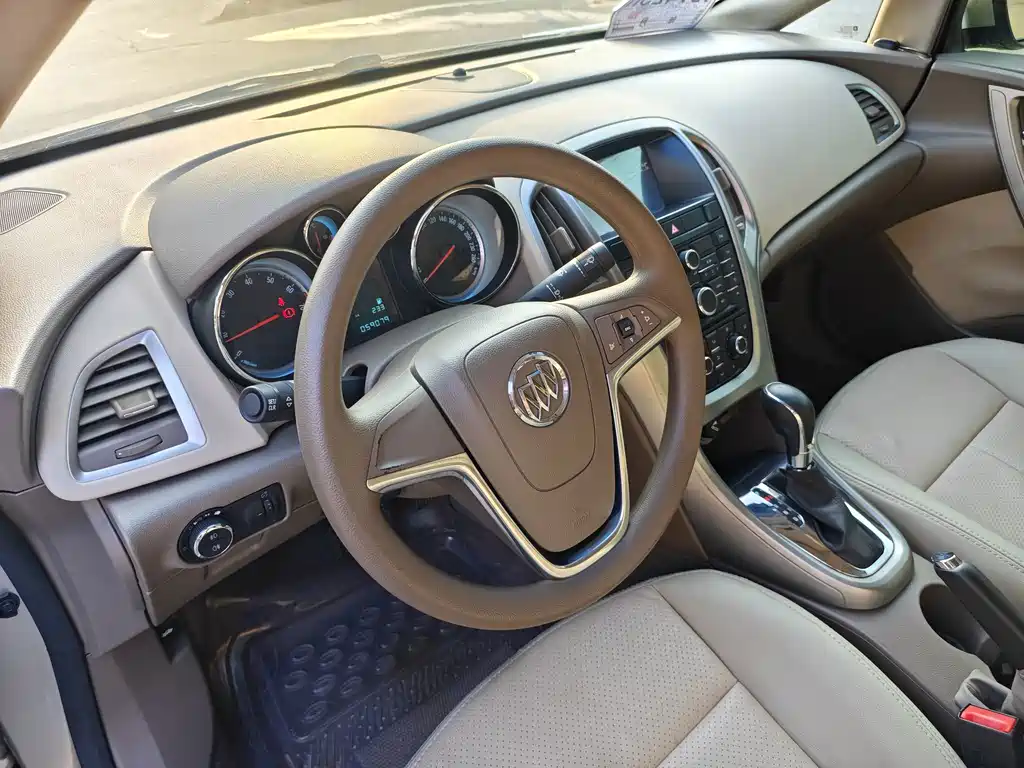 Buick Excelle — миниатюра 8