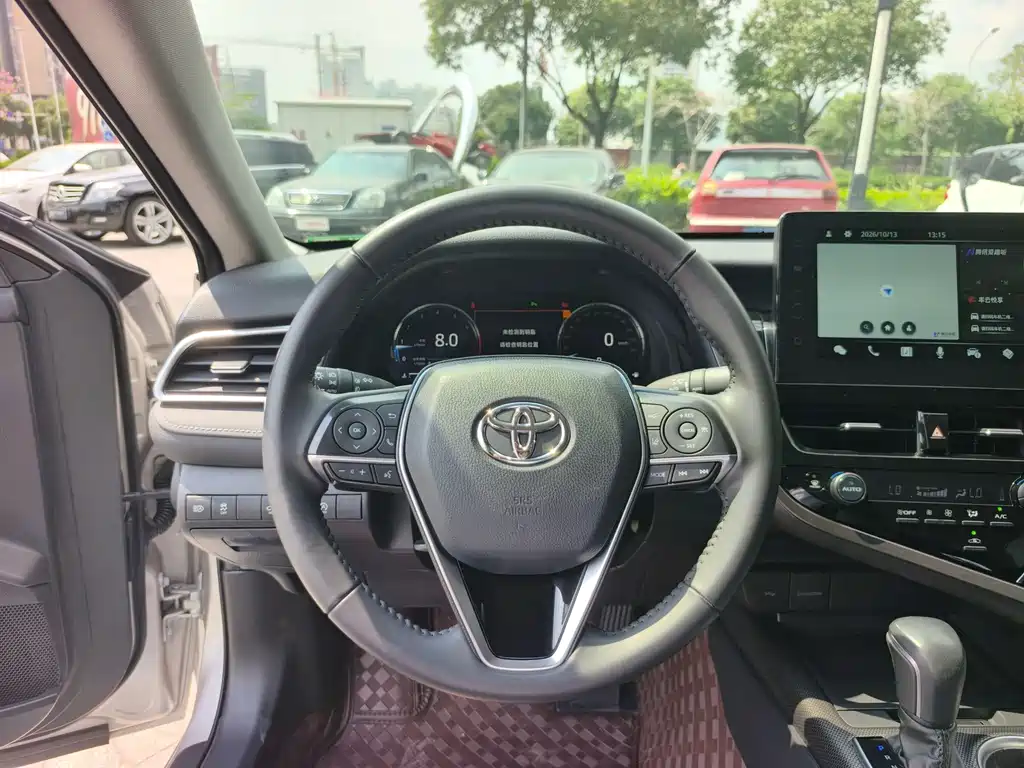 Toyota Camry — миниатюра 17