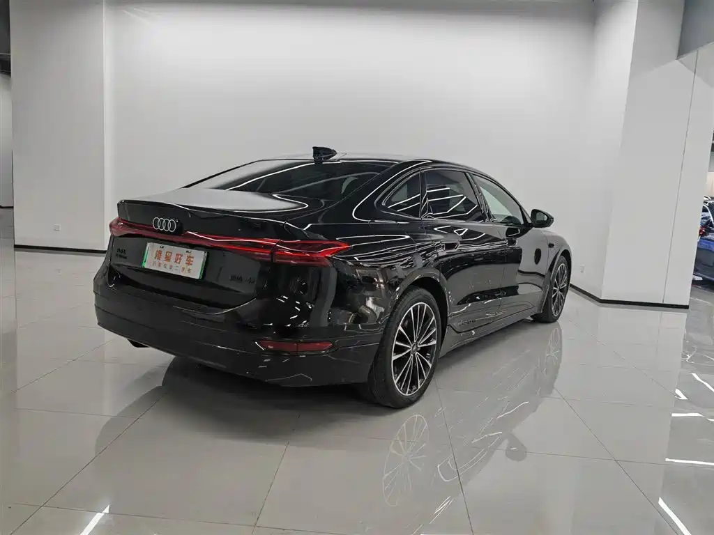 Audi A6L e-tron — миниатюра 4