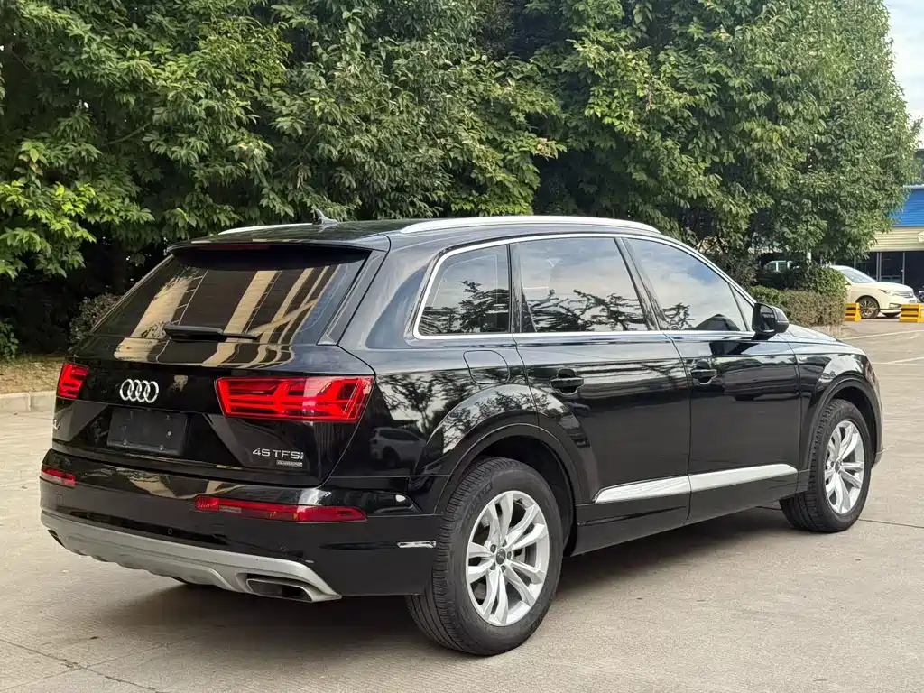 Audi Q7 — миниатюра 12