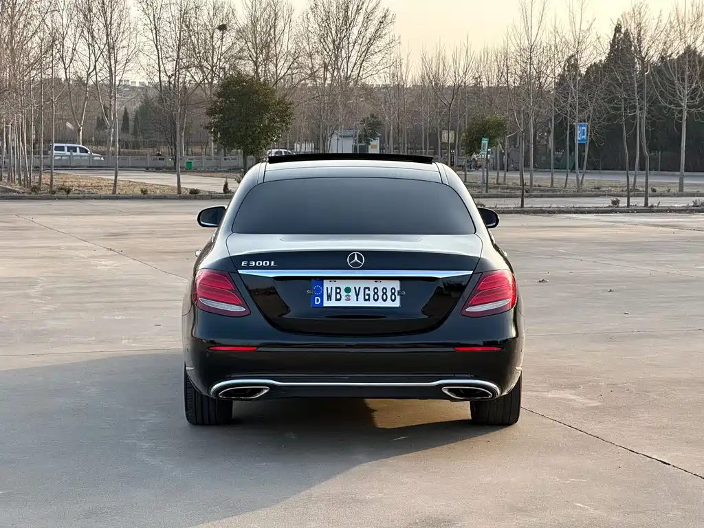 MERCEDES-BENZ E CLASS