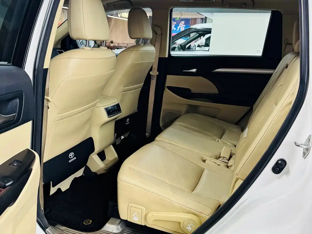 Toyota Highlander — миниатюра 8
