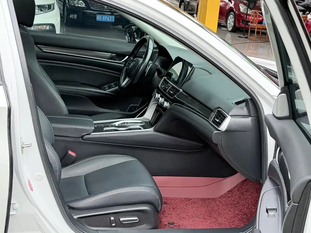 Honda Accord — миниатюра 9
