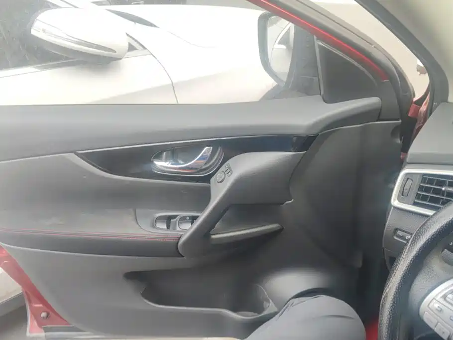 Nissan Qashqai — миниатюра 7
