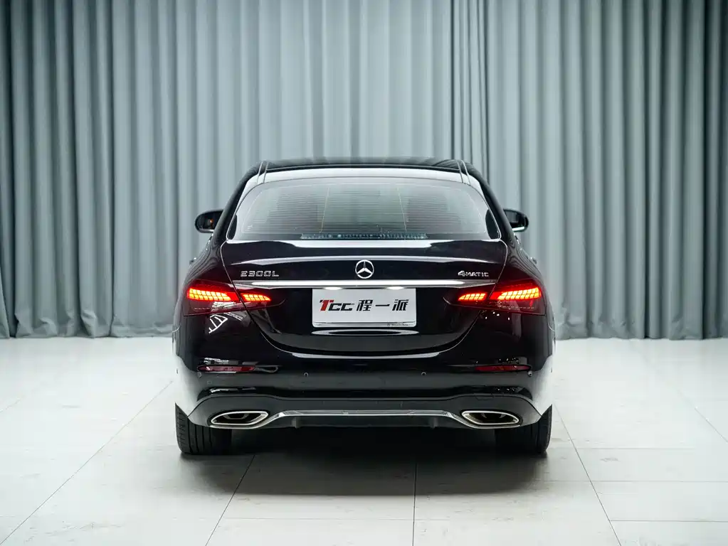 Mercedes-Benz E-Class — миниатюра 11