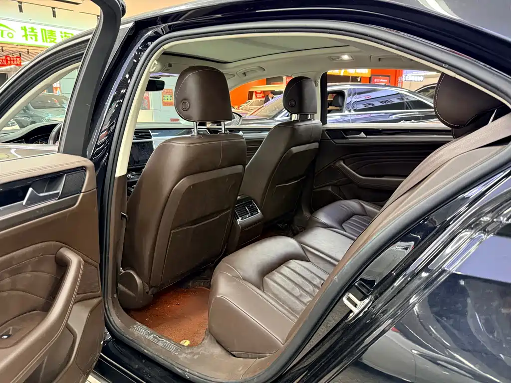 Volkswagen Phideon — миниатюра 7