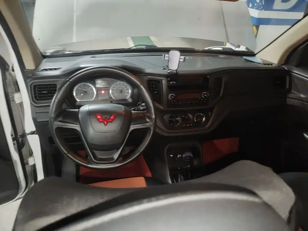 Wuling Hongguang V — миниатюра 12