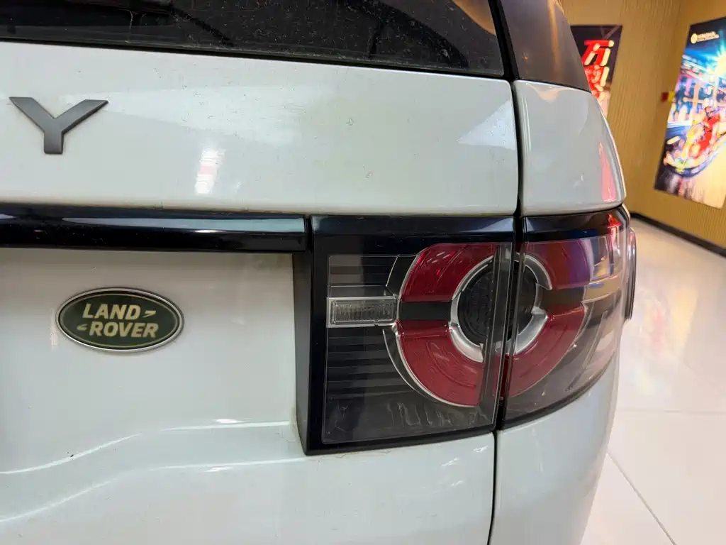 Land Rover Discovery Sport — миниатюра 10