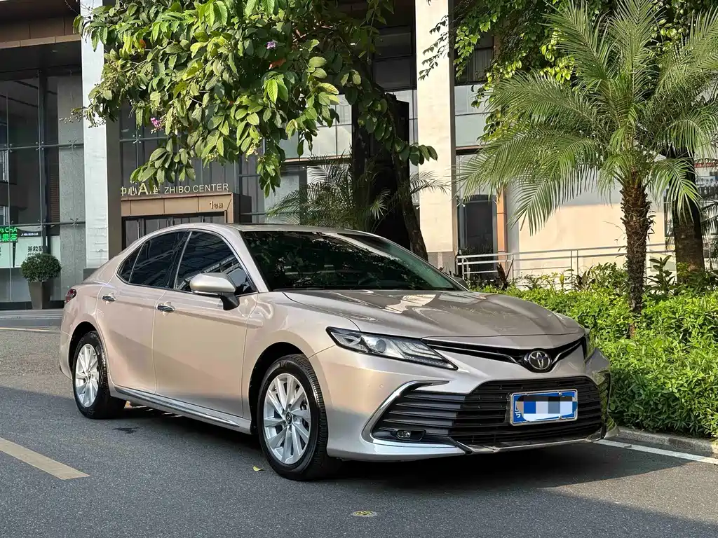 Toyota Camry — миниатюра 6
