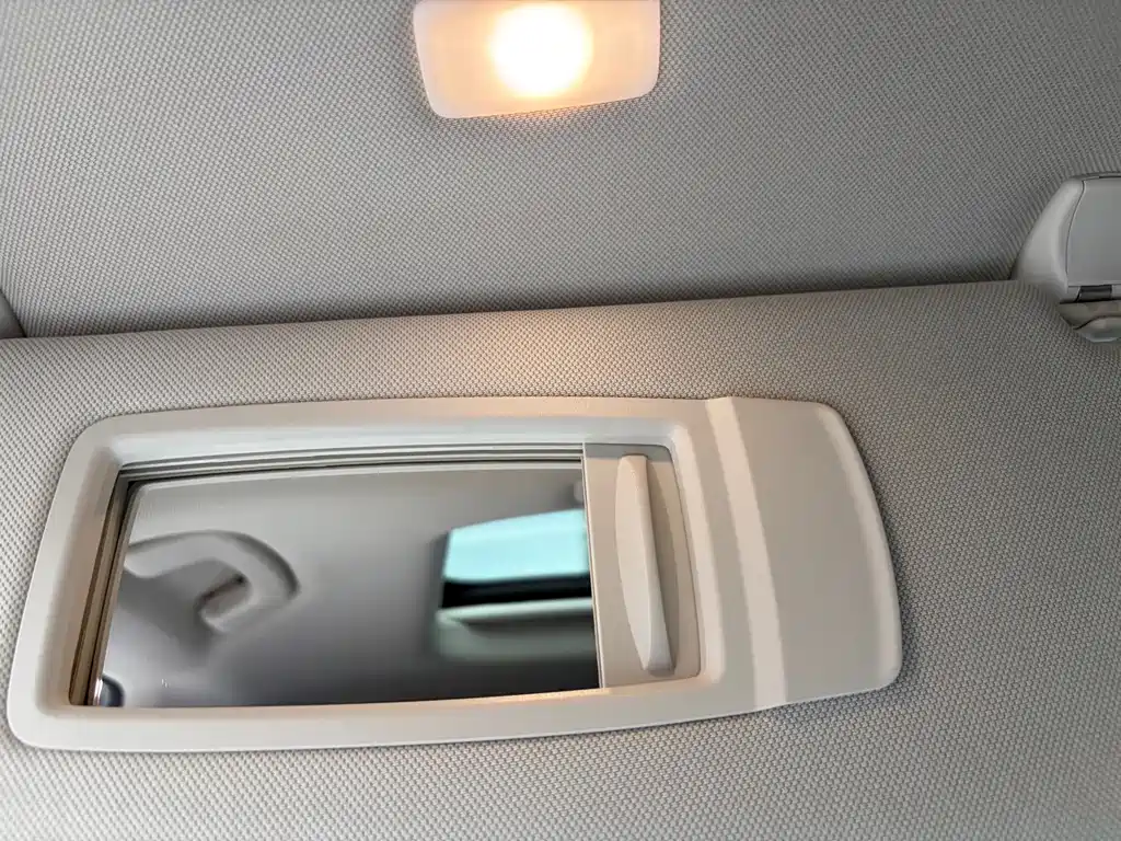 BMW 5 Series — миниатюра 20