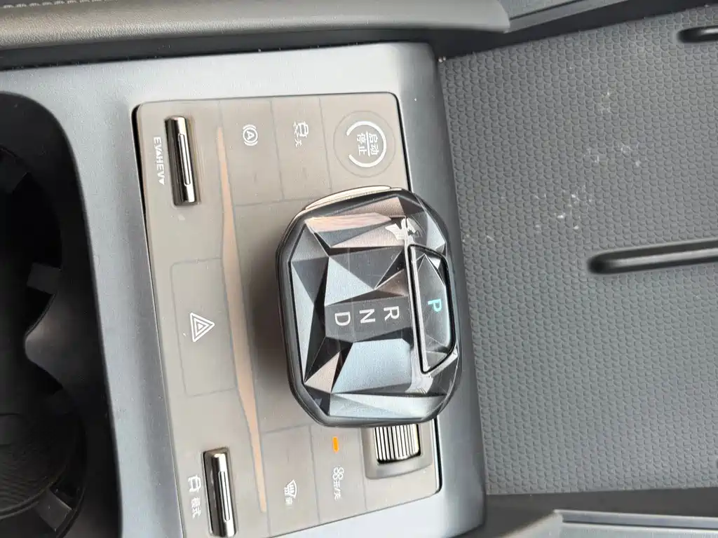 BYD Qin L — миниатюра 17