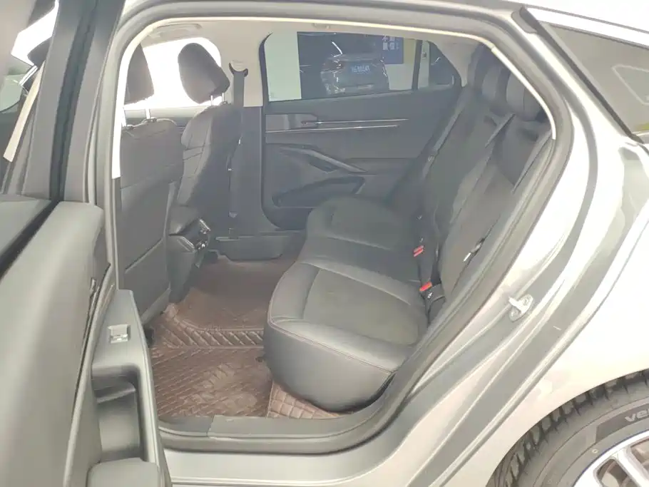 Ford Mondeo — миниатюра 11