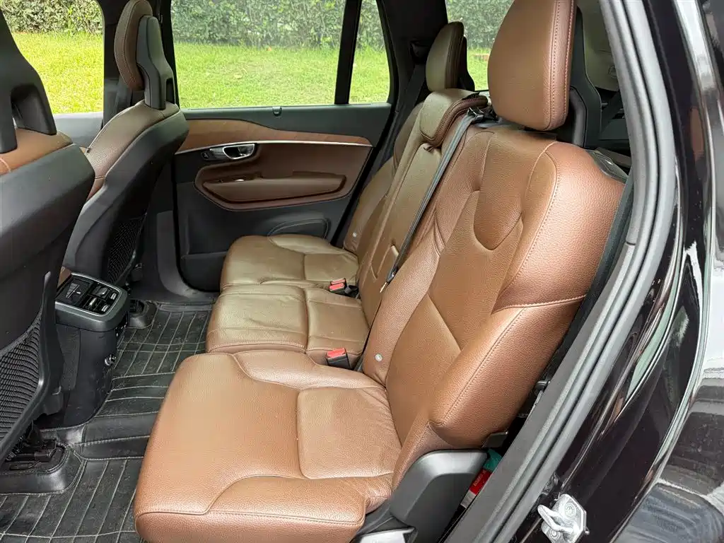 Volvo XC90 2020 T6 Luxury 7 мест