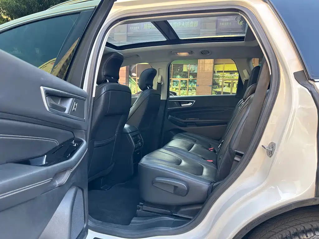 Ford Edge — миниатюра 13