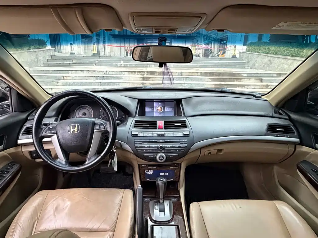 Honda Accord — миниатюра 8