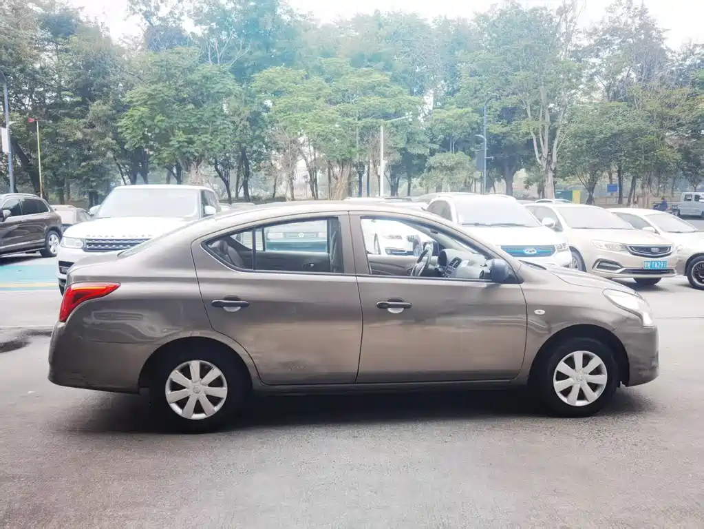 Nissan Sunny 1.5XE Manual Comfort Edition, фото 2
