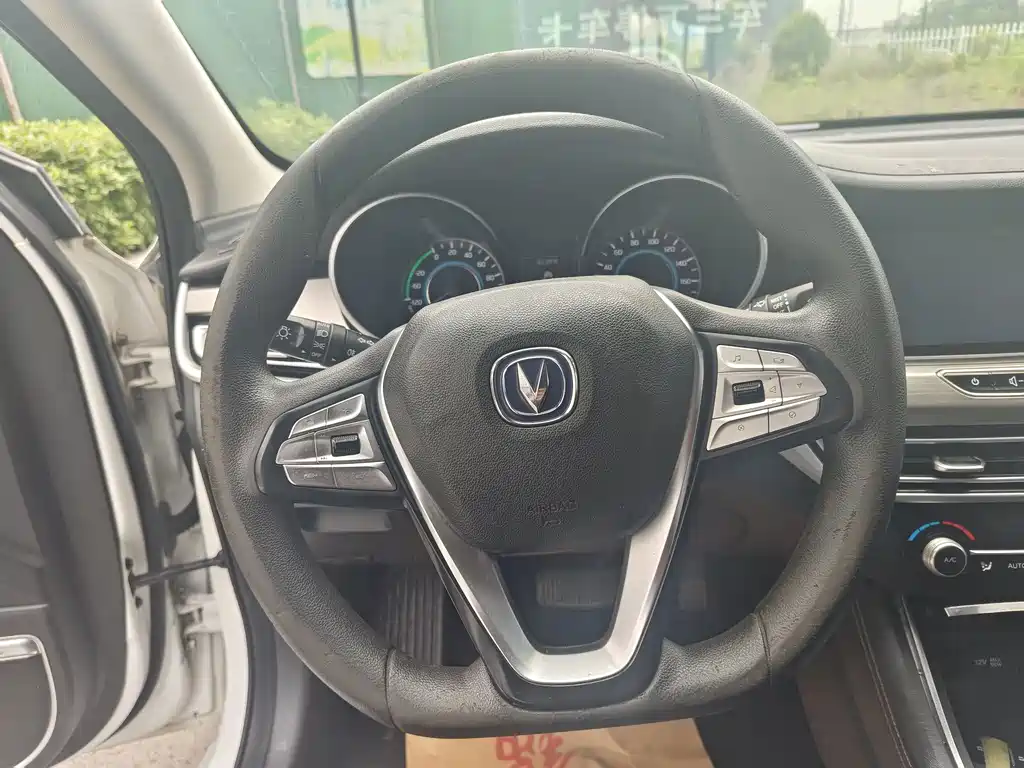 Changan Eado New Energy — миниатюра 5