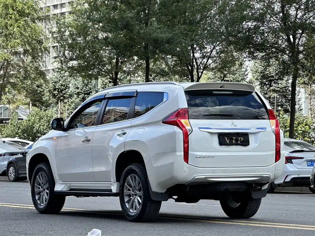 Mitsubishi Pajero Sport (Import) — миниатюра 4