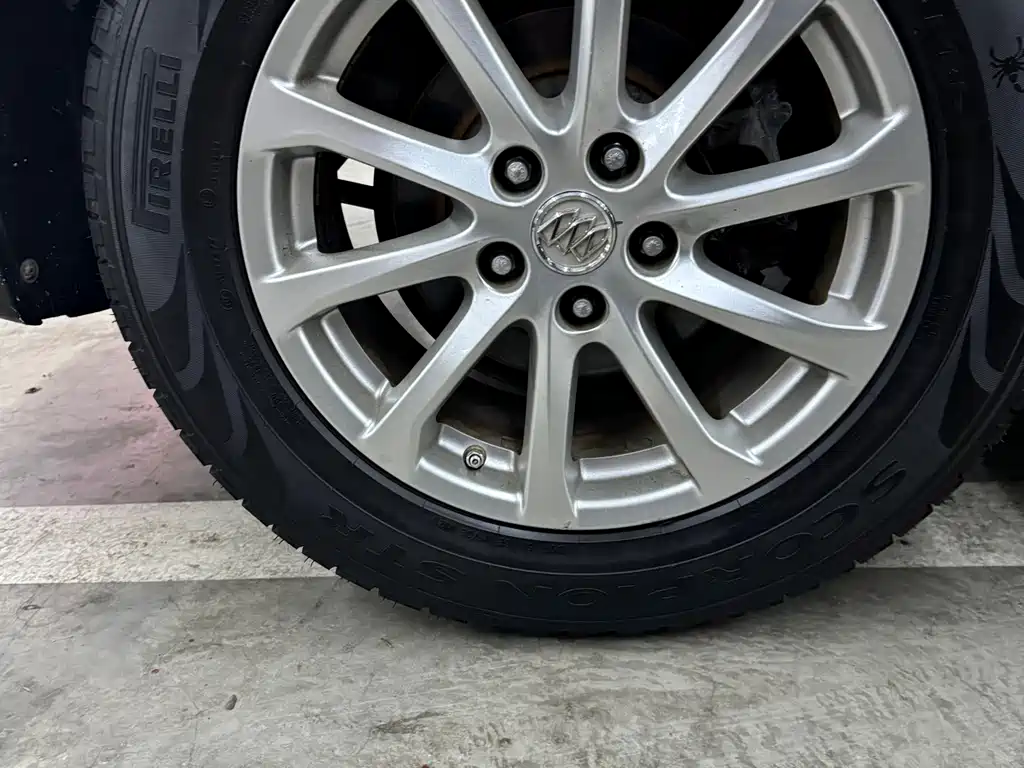 Buick Envision Plus — миниатюра 13