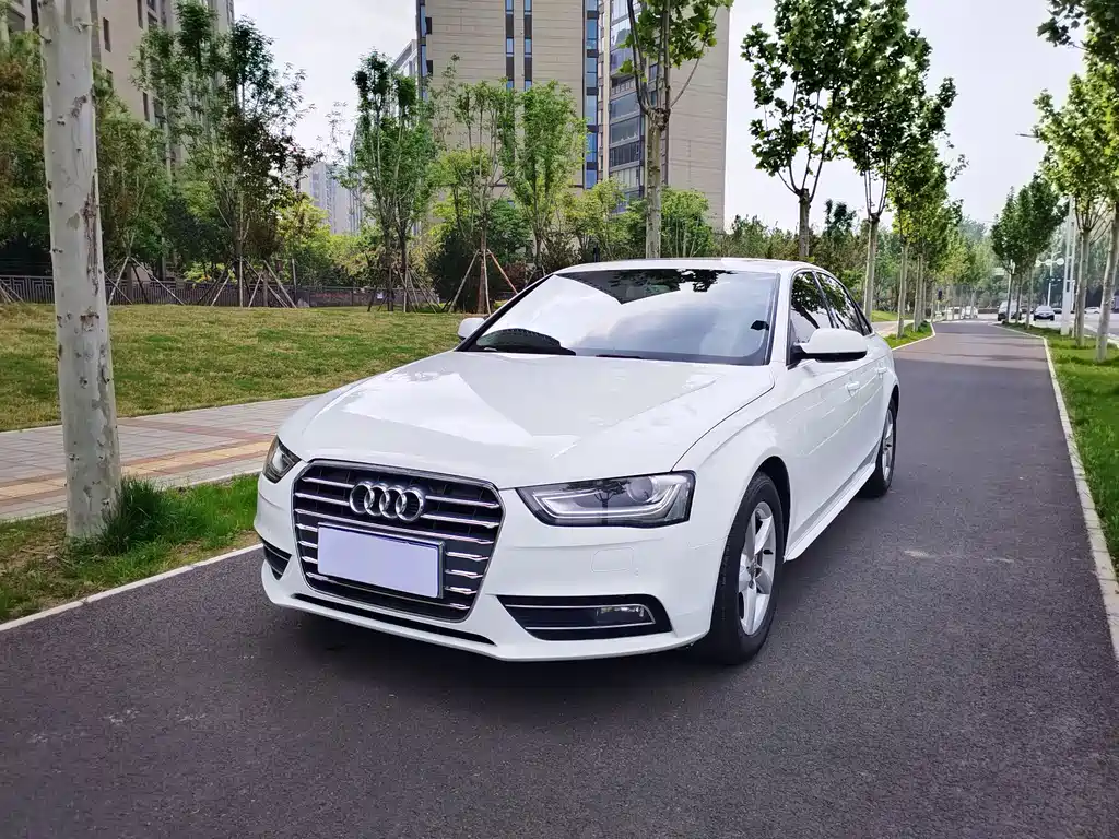 Audi A4L 2015