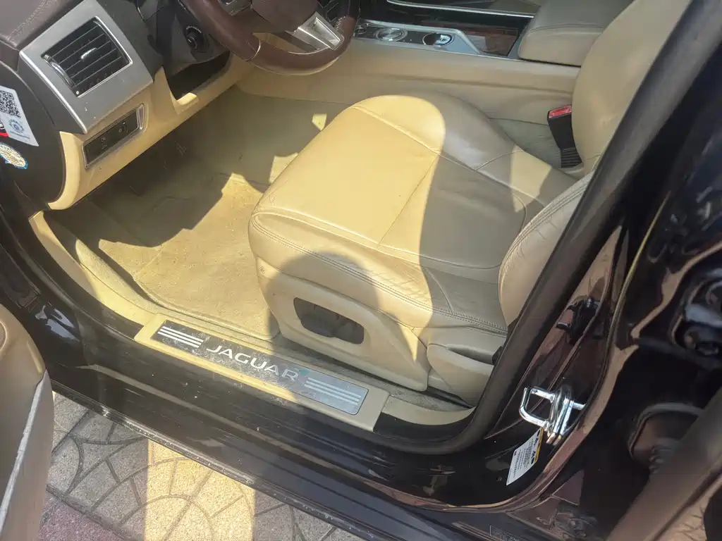 Jaguar XF — миниатюра 12