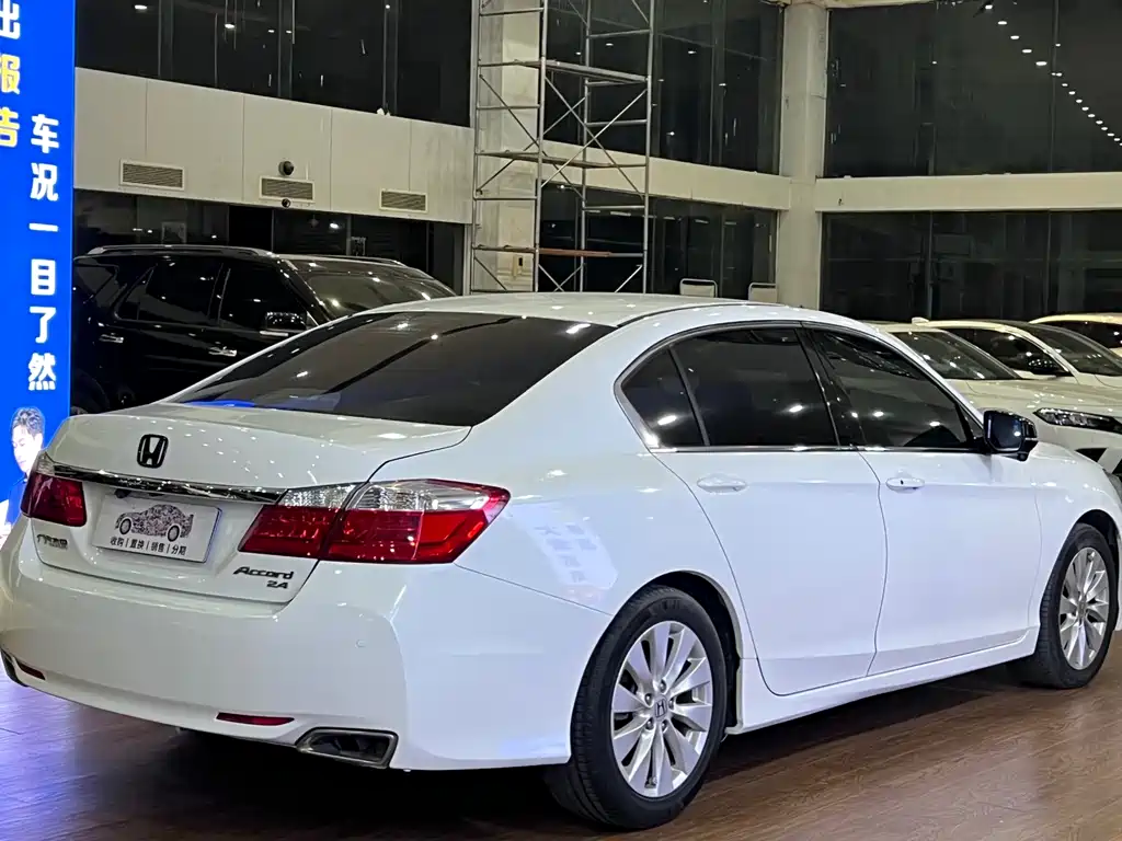 Honda Accord — миниатюра 6