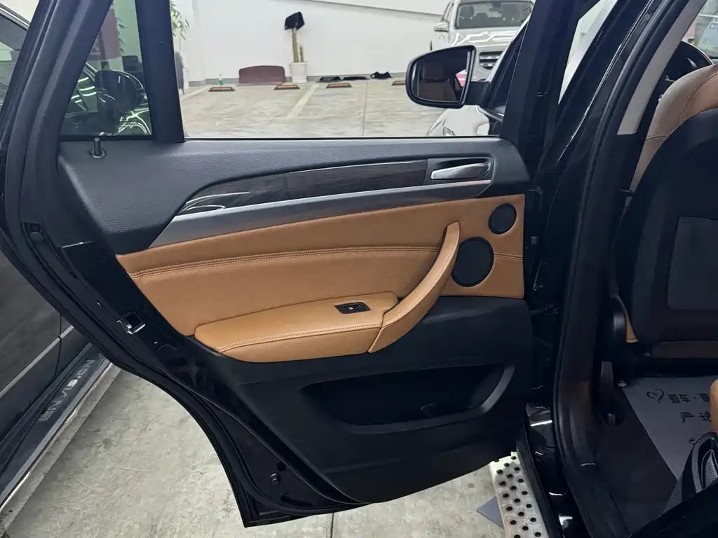 BMW X6 — миниатюра 7