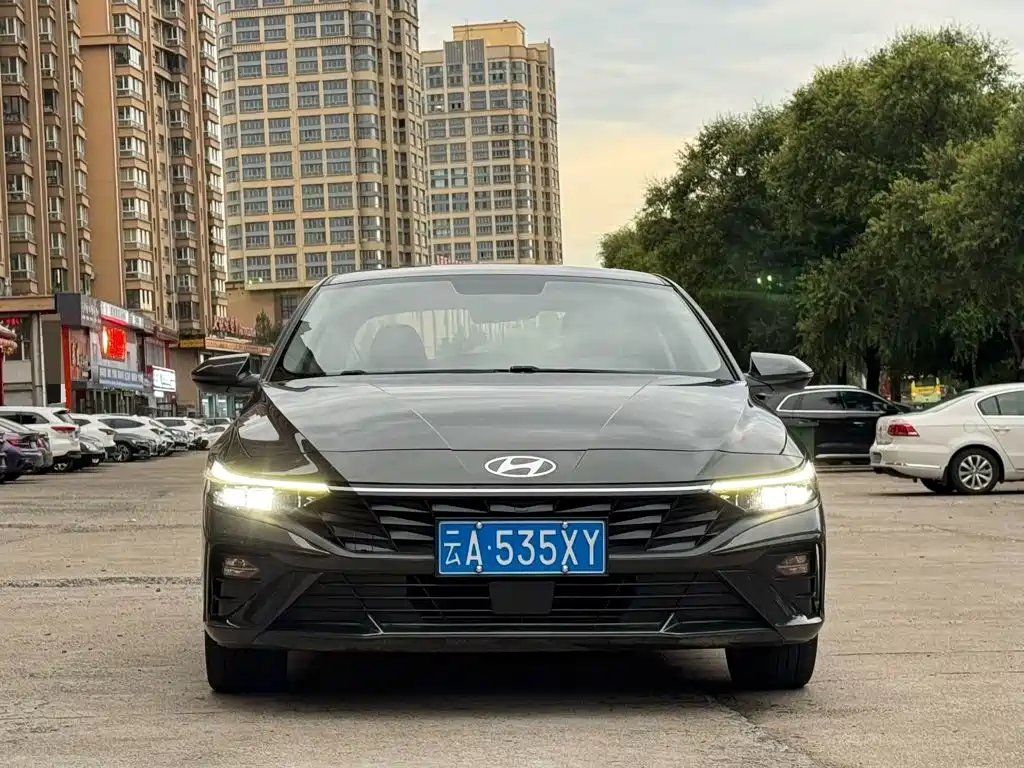 Hyundai Elantra — миниатюра 9