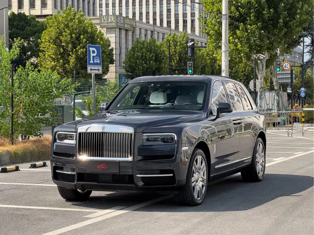 Купить Rolls-Royce Cullinan