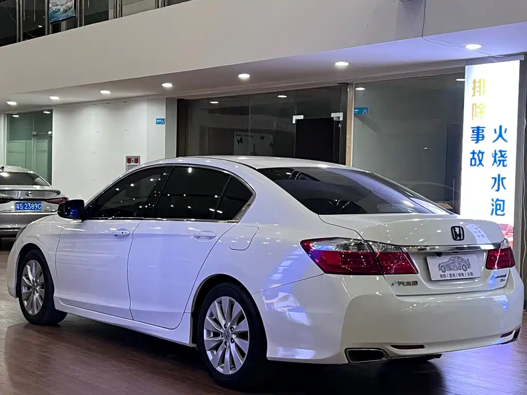 Honda Accord — миниатюра 4