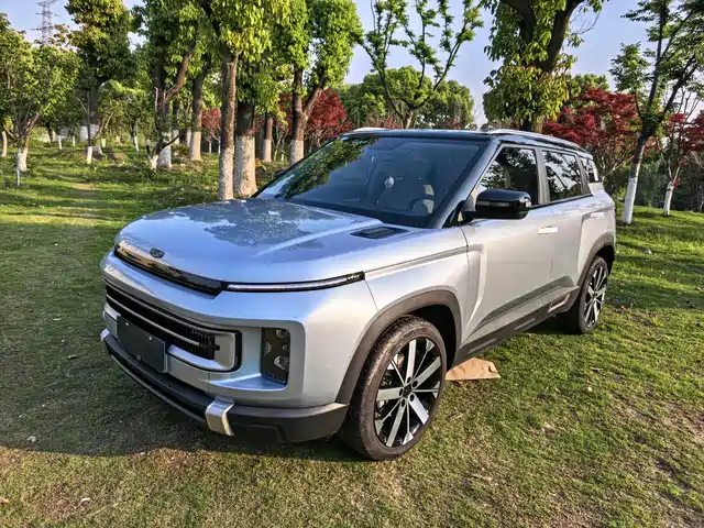 2023 Geely Icon