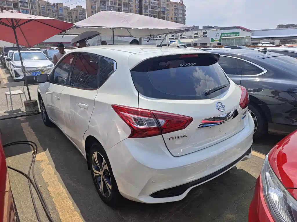Nissan Tiida — миниатюра 16