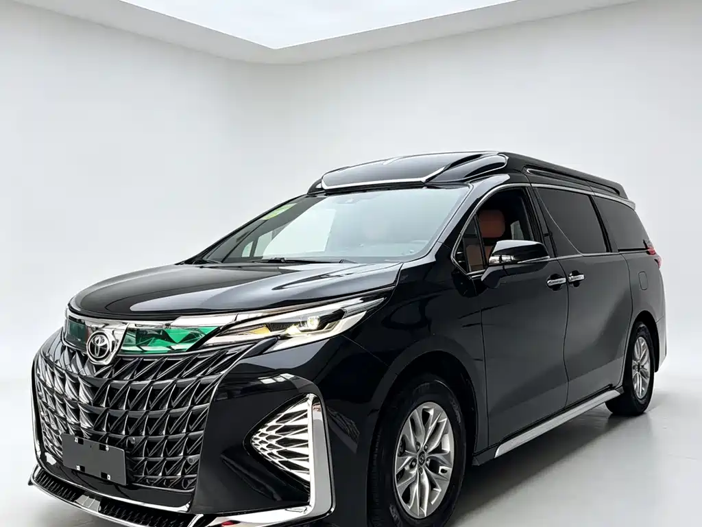 Toyota Granvia 0