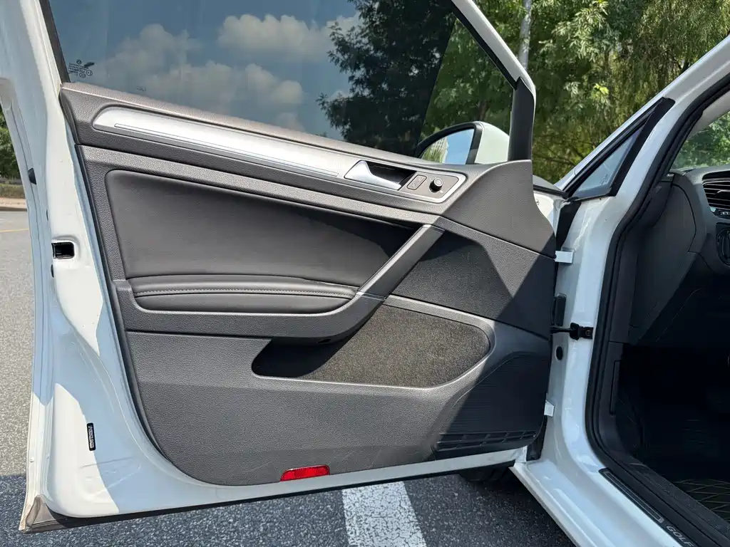 Volkswagen Golf — миниатюра 23