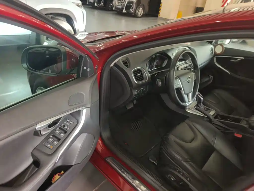 Volvo V40 — миниатюра 16