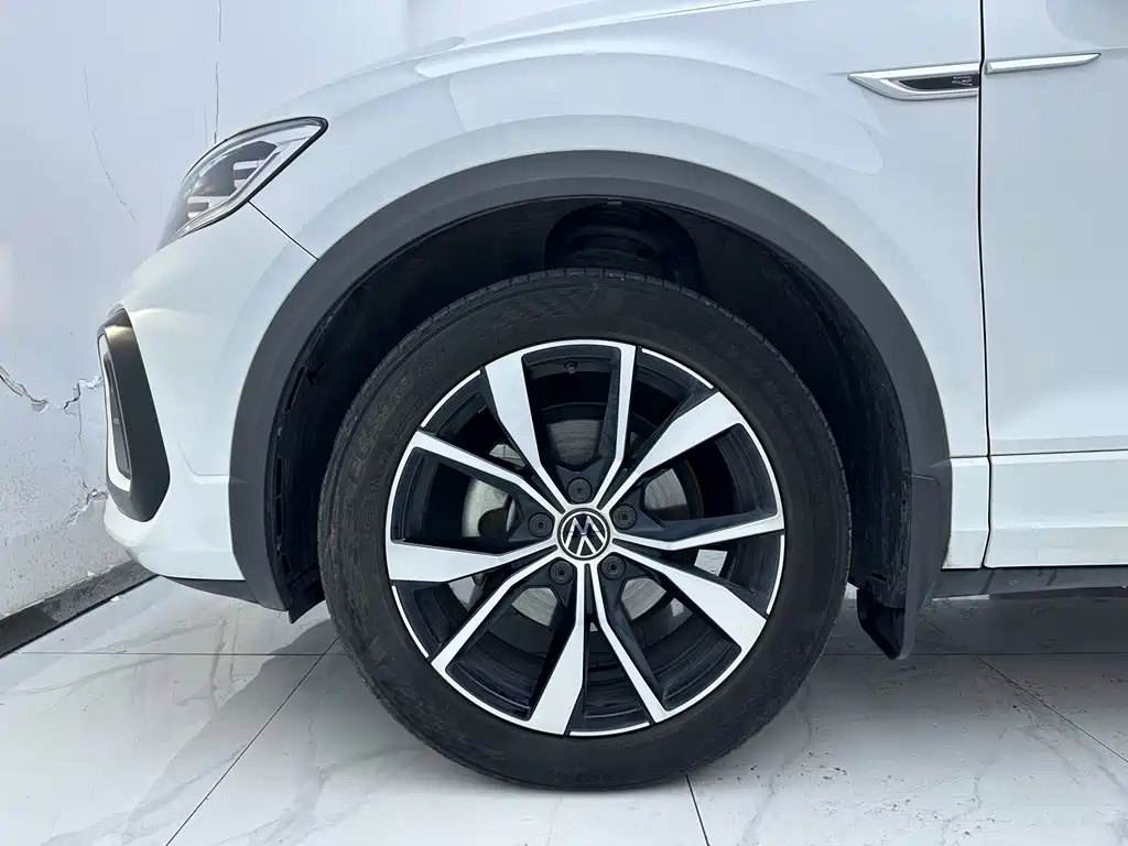 Volkswagen T-Roc 2024 300TSI DSG