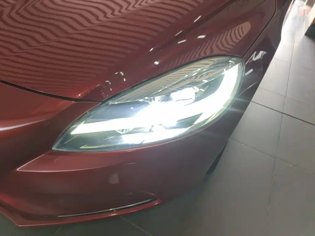 Volvo V40 — миниатюра 24