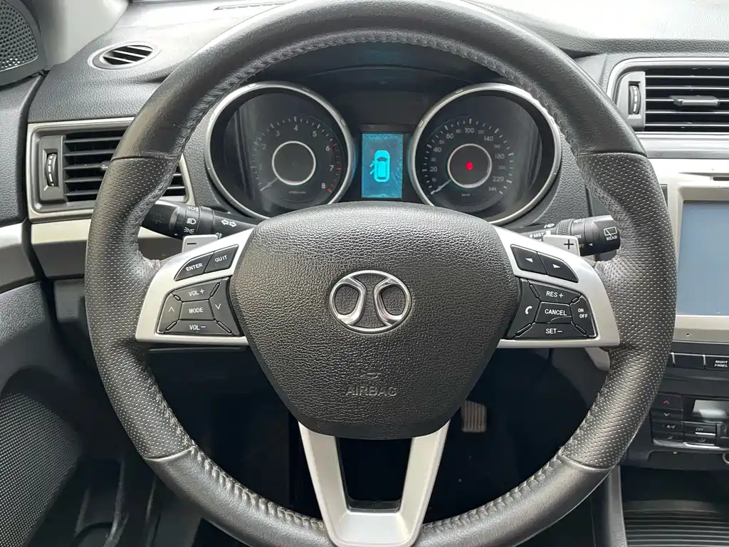 BAIC X65 2015 2.0T AT Elite