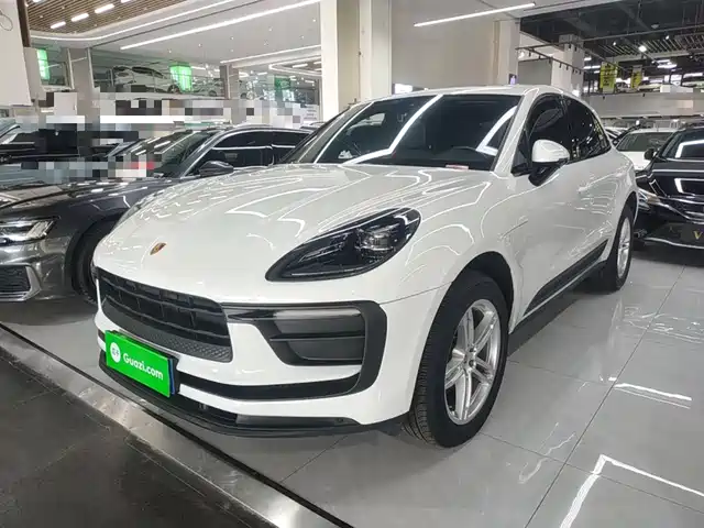 PORSCHE MACAN 2024