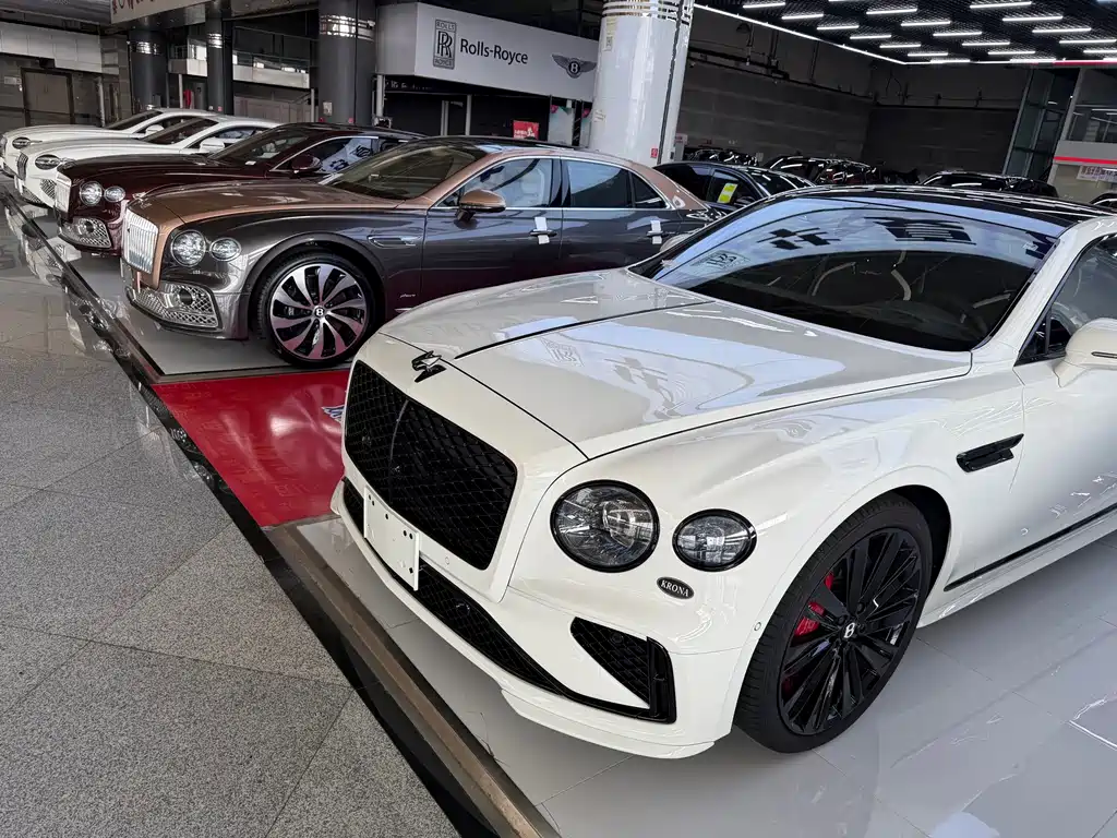 Bentley Flying Spur PHEV — миниатюра 3