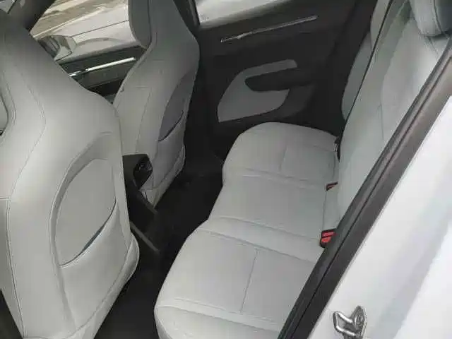 Volvo EX30 — миниатюра 8