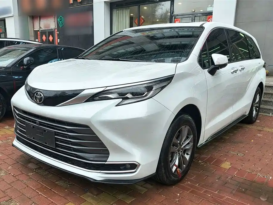 Toyota Sienna 2025