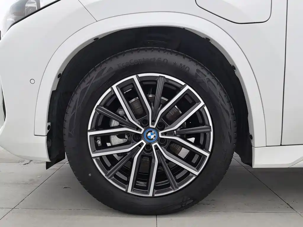 BMW iX1 — миниатюра 17