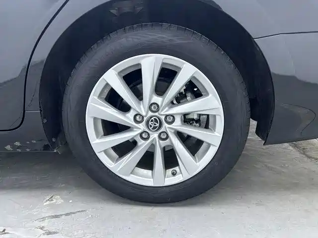 Toyota Camry — миниатюра 17